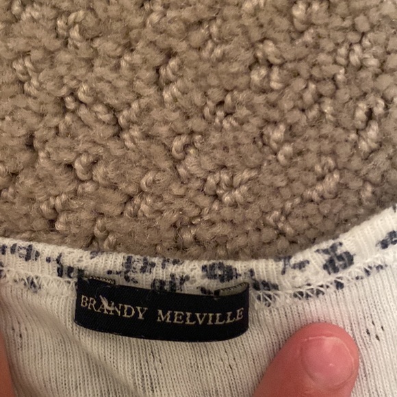 Brandy melville black and white floral zelly top - Picture 2 of 4